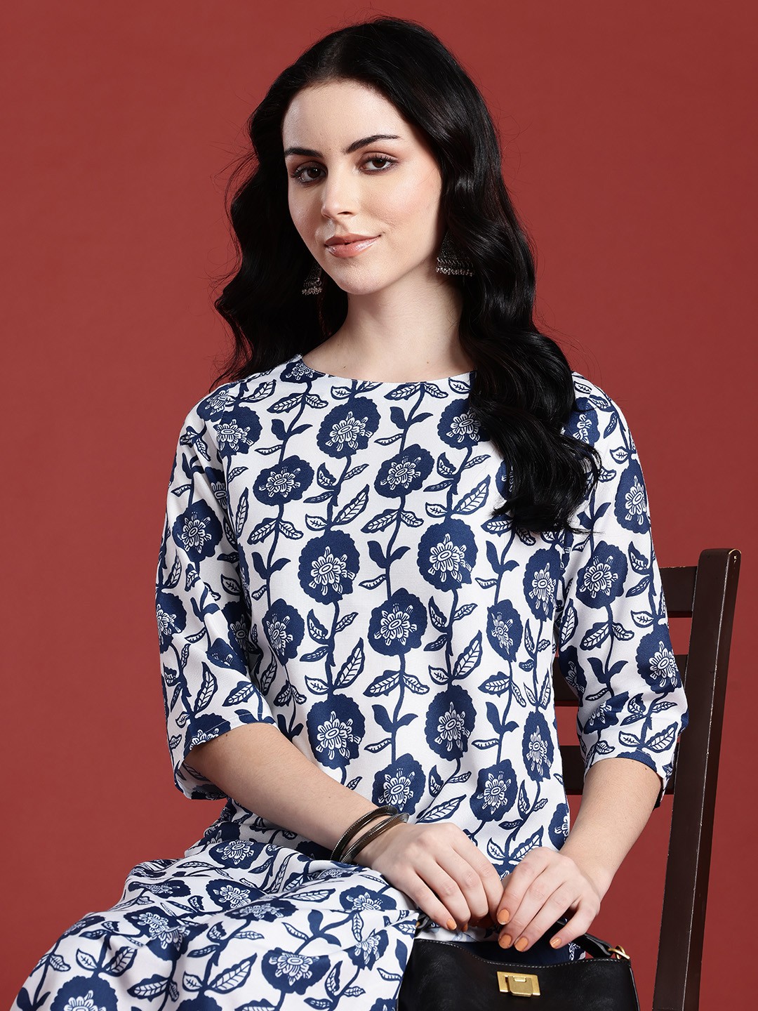 

Anouk Floral Printed Boat Neck Straight Kurta, White