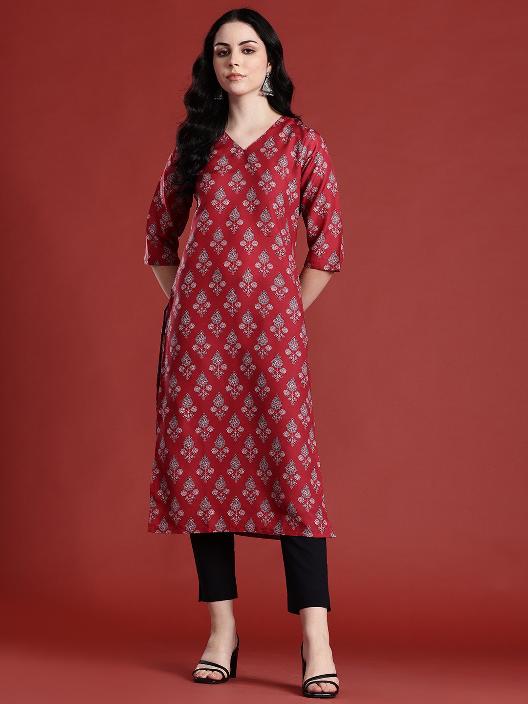 

Anouk Floral Printed V-Neck Straight Kurta, Maroon