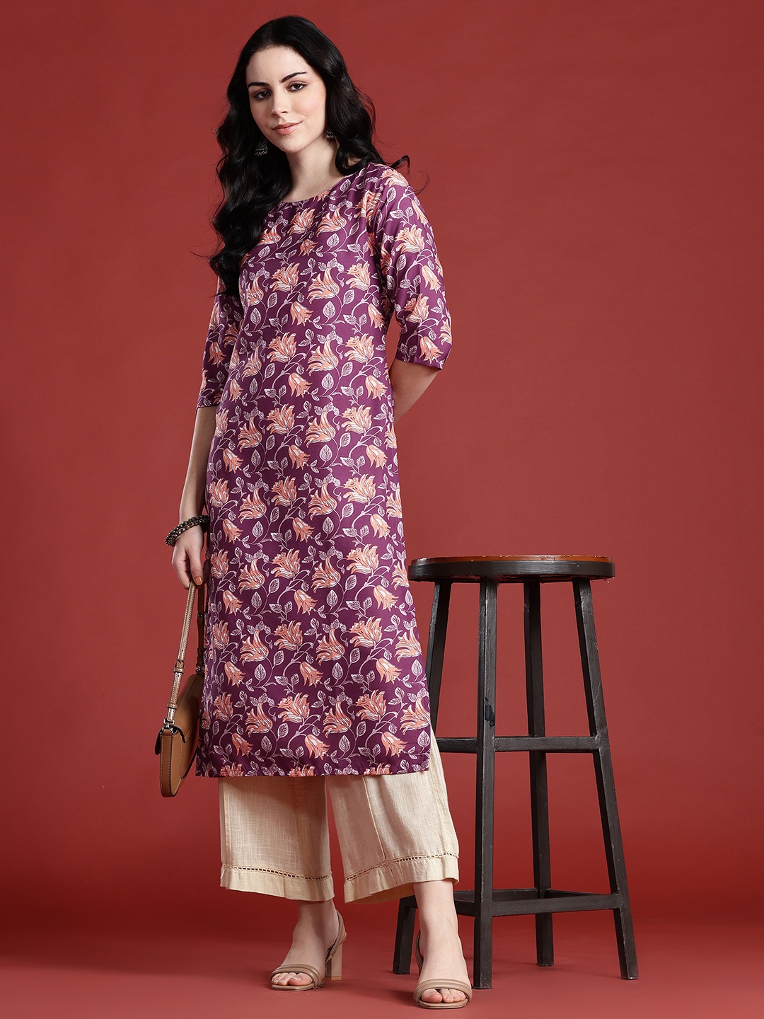 

Anouk Floral Printed Boat Neck Straight Kurta, Purple