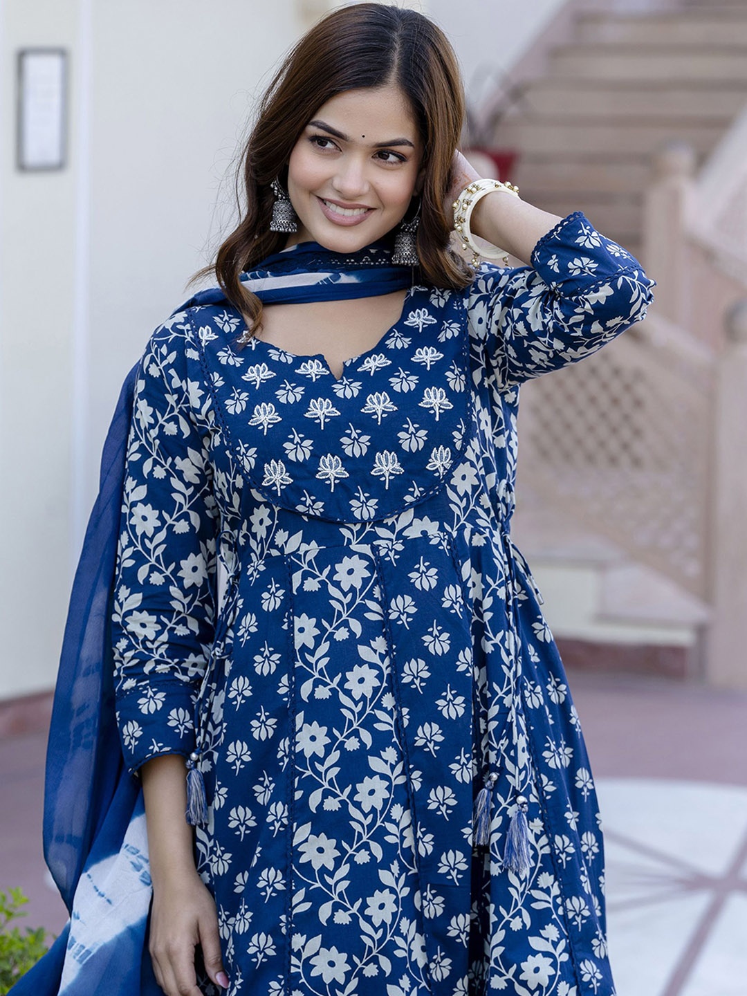 

EthniFlair Women Ethnic Motifs Printed Empire Gotta Patti Pure Cotton Kurta with Trousers & With Dupatta, Blue