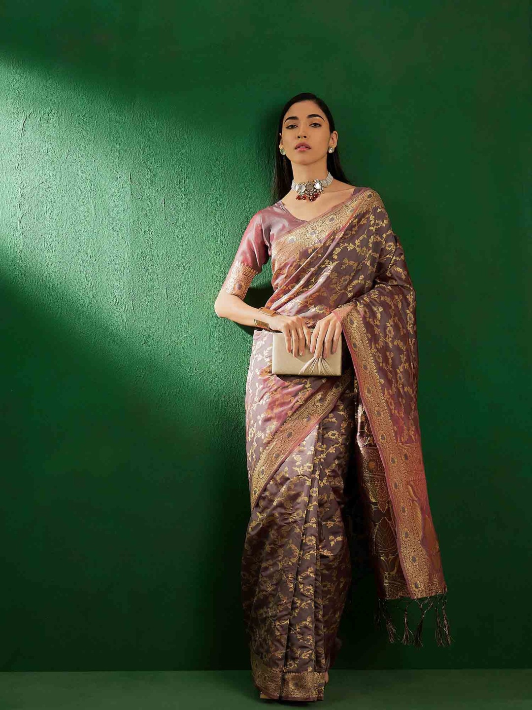 

DEVATITHI Grey Banarasi Silk Saree