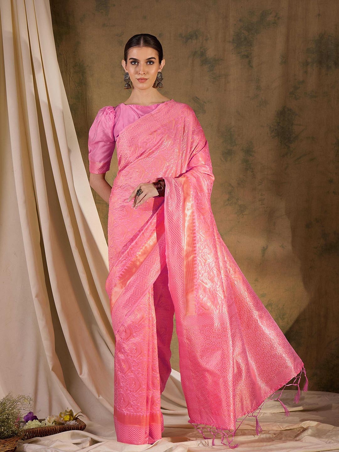 

DEVATITHI Woven Design Zari Banarasi Saree, Pink