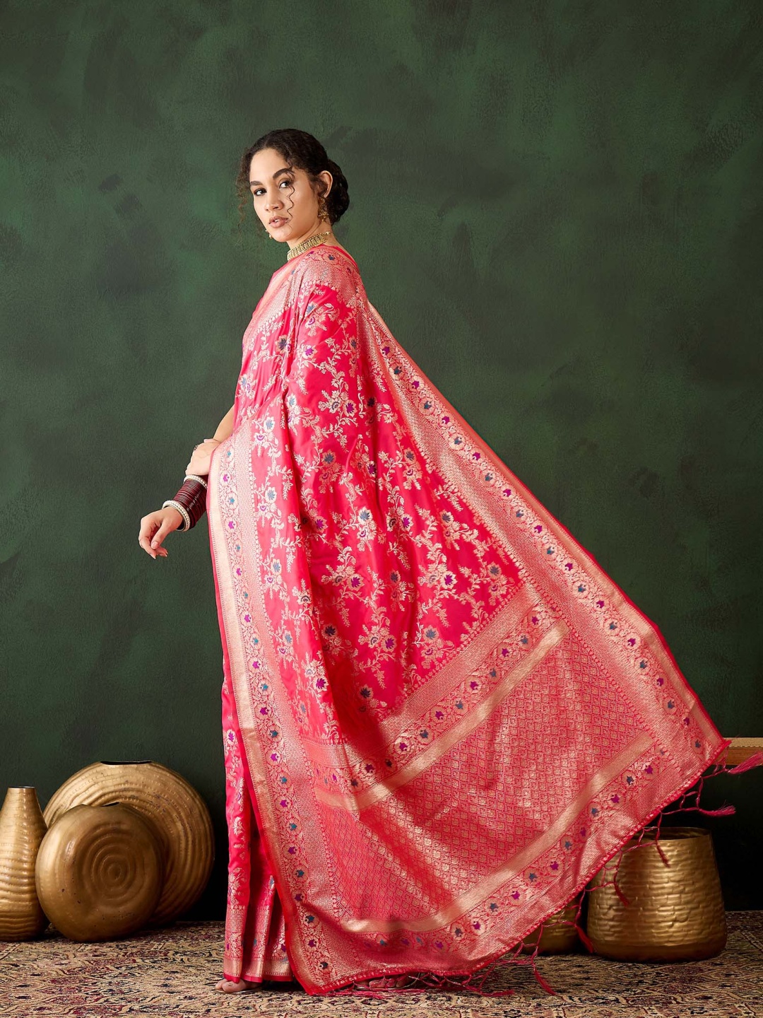 

DEVATITHI Woven Design Zari Banarasi Saree, Pink
