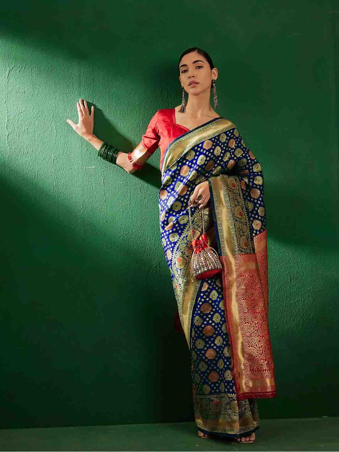 

DEVATITHI Navy Blue Banarasi Silk Saree