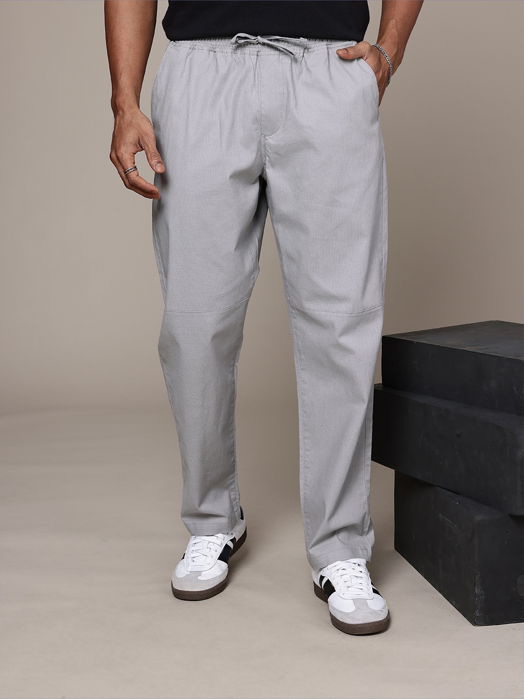 

The Roadster Lifestyle Co. Men Relaxed Cotton Linen Trousers, Grey