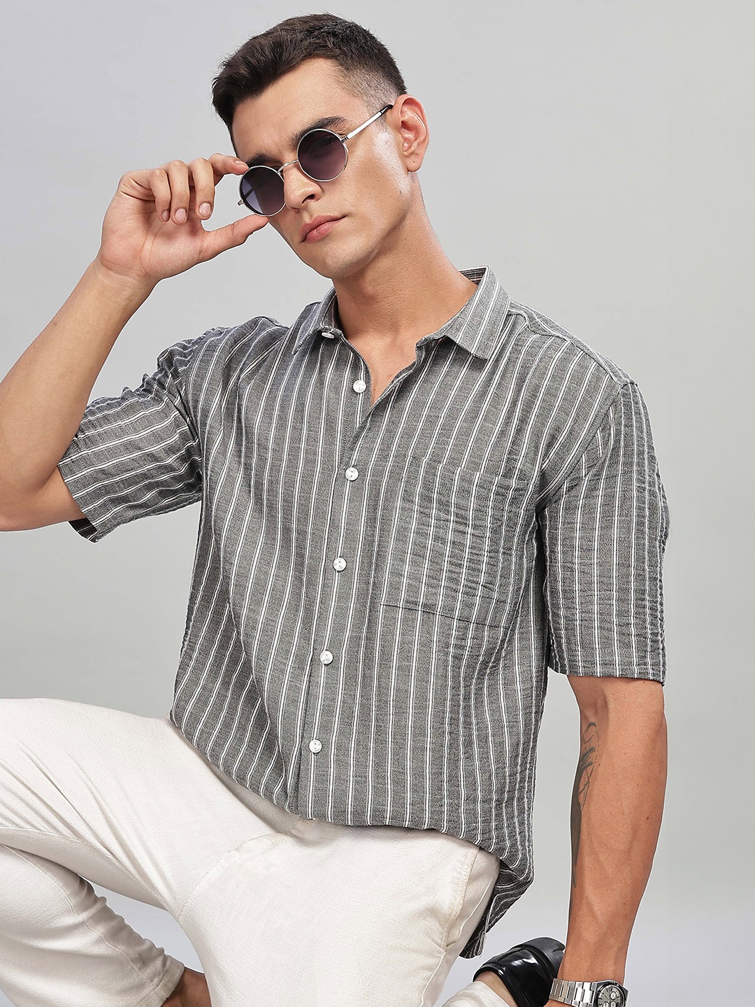 

HERE&NOW Men Relaxed Fit Spread Collar Vertical Striped Casual Shirt, Grey
