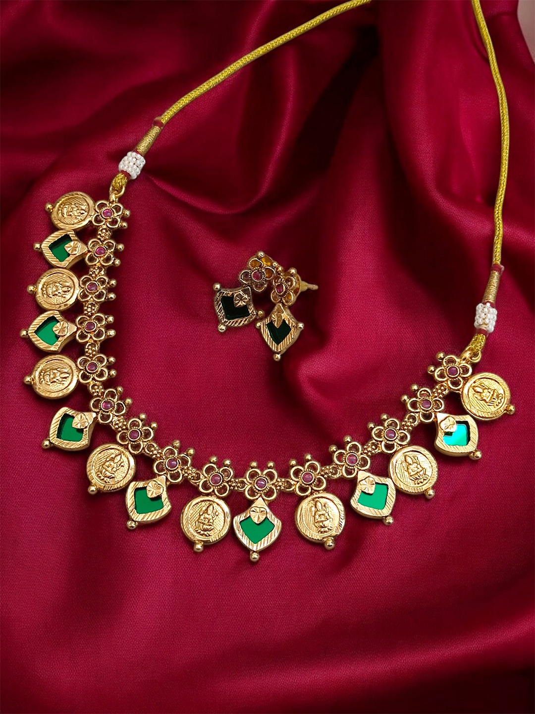 

Pihtara Jewels Gold-Plated Kerala Palakka Stone Studded & Beaded Jewellery Set