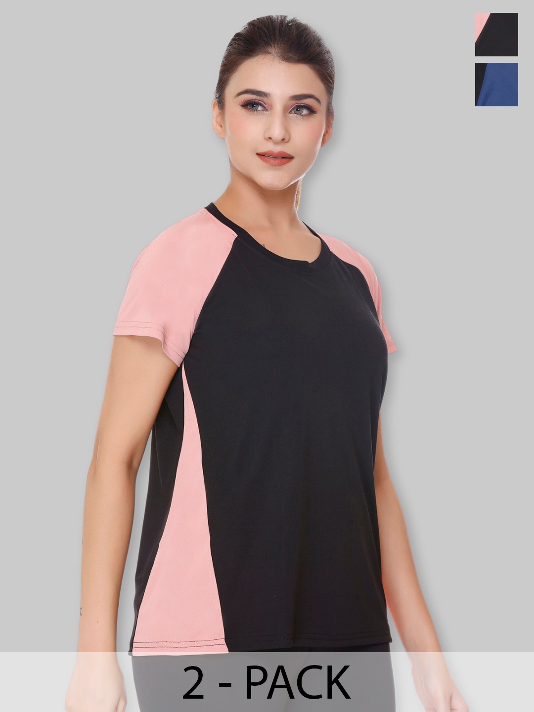 

White Moon Women 2 Pockets T-shirt, Black