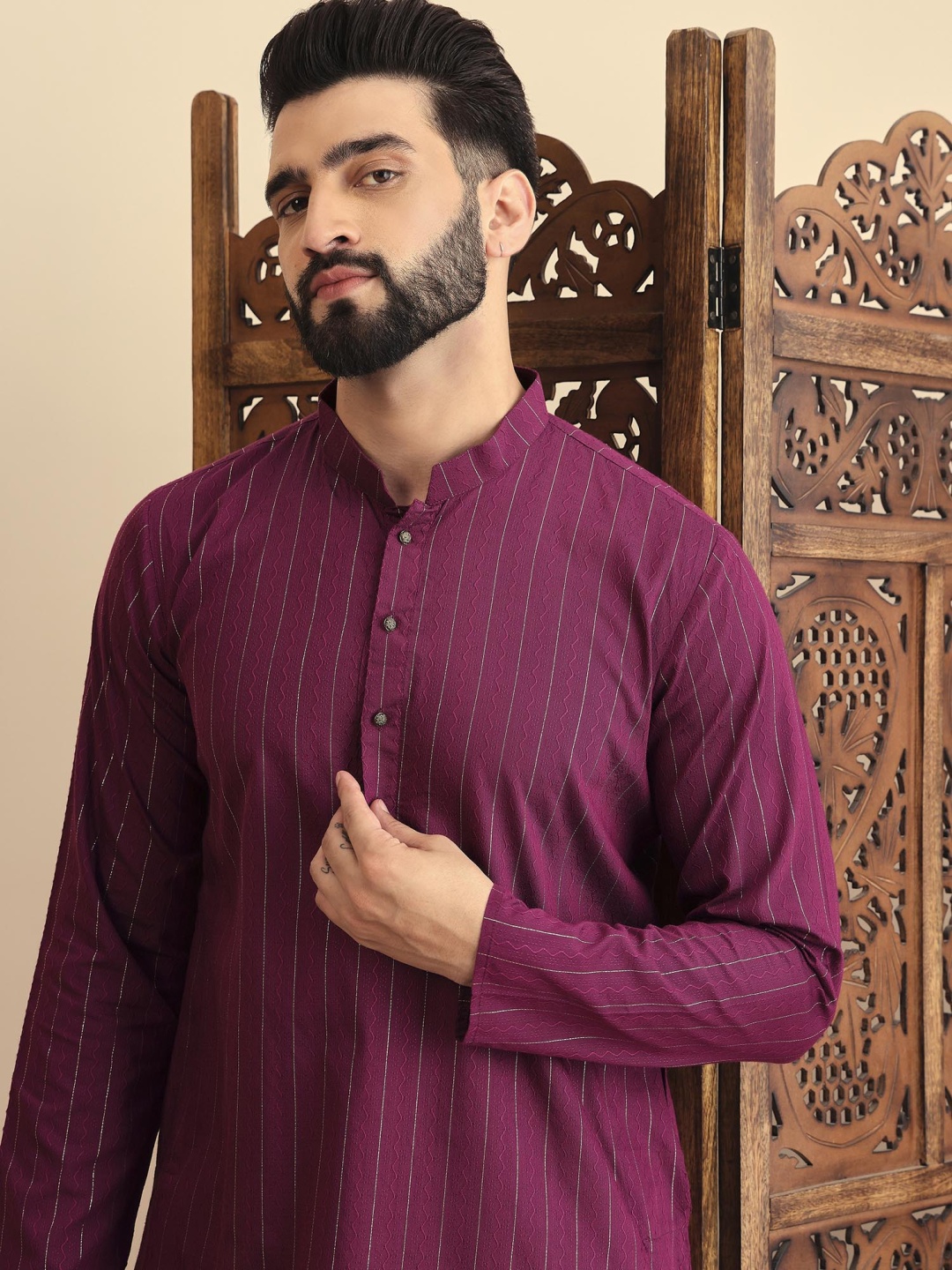 

SWAGG INDIA Geometric Woven Design Mandarin Collar Straight Kurta, Purple