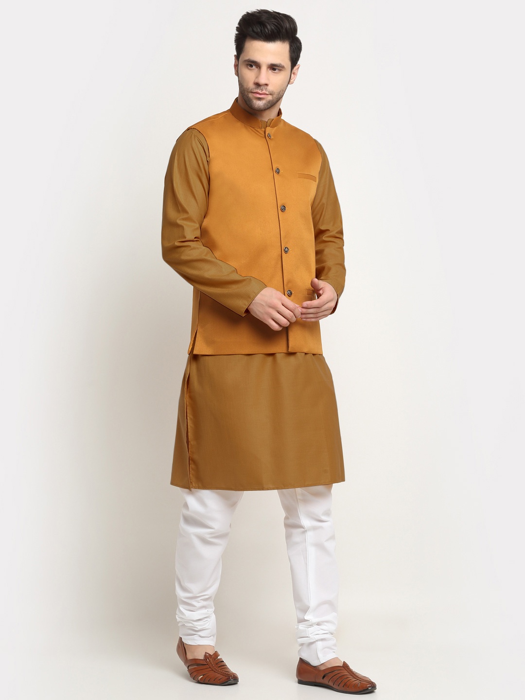 

KRAFT INDIA Mandarin Collar Straight Kurta With Pyjama And Nehru Jacket, Gold