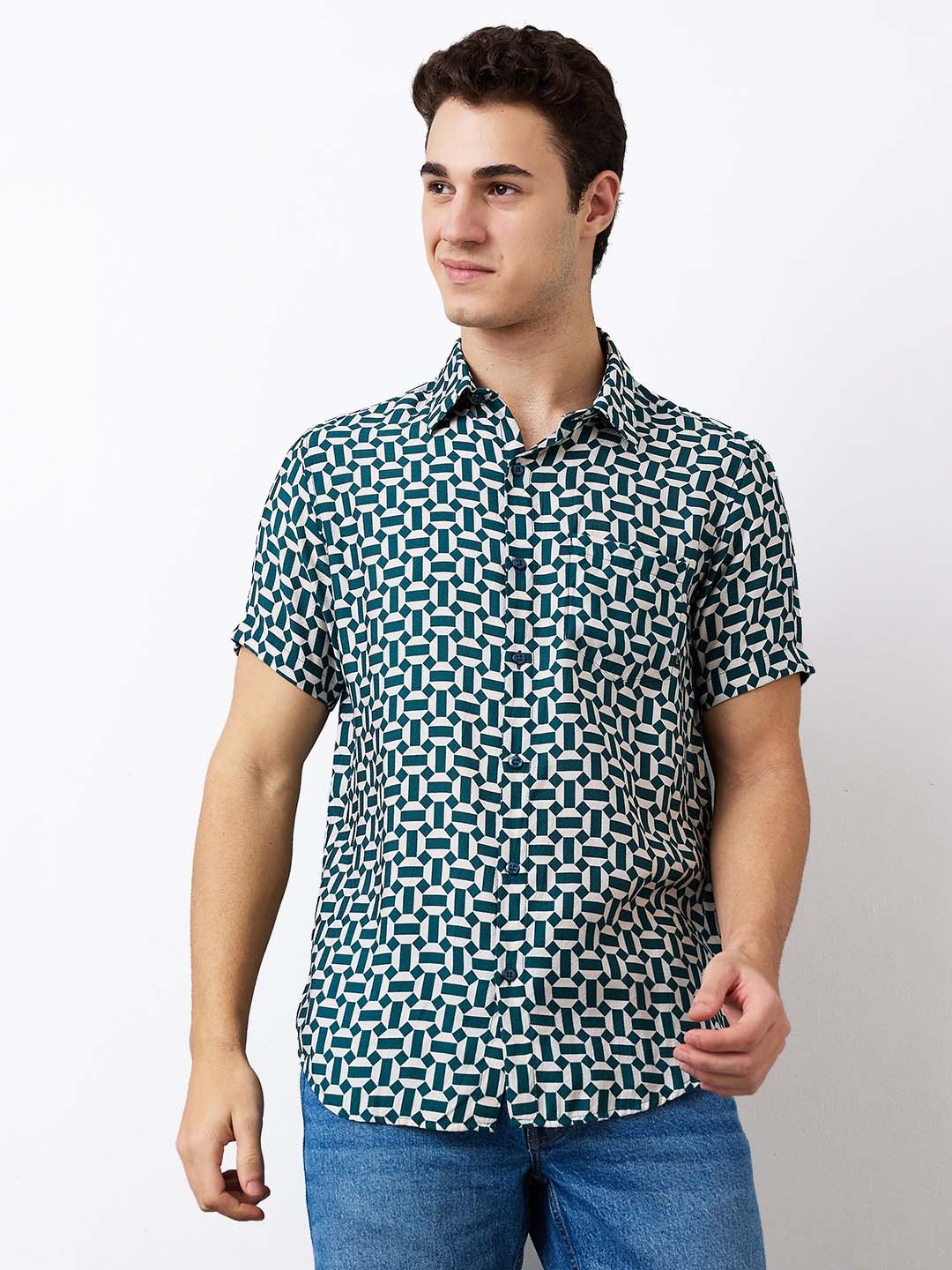 

SPYKAR Men Spread Collar Geometric Printed Casual Shirt, Green