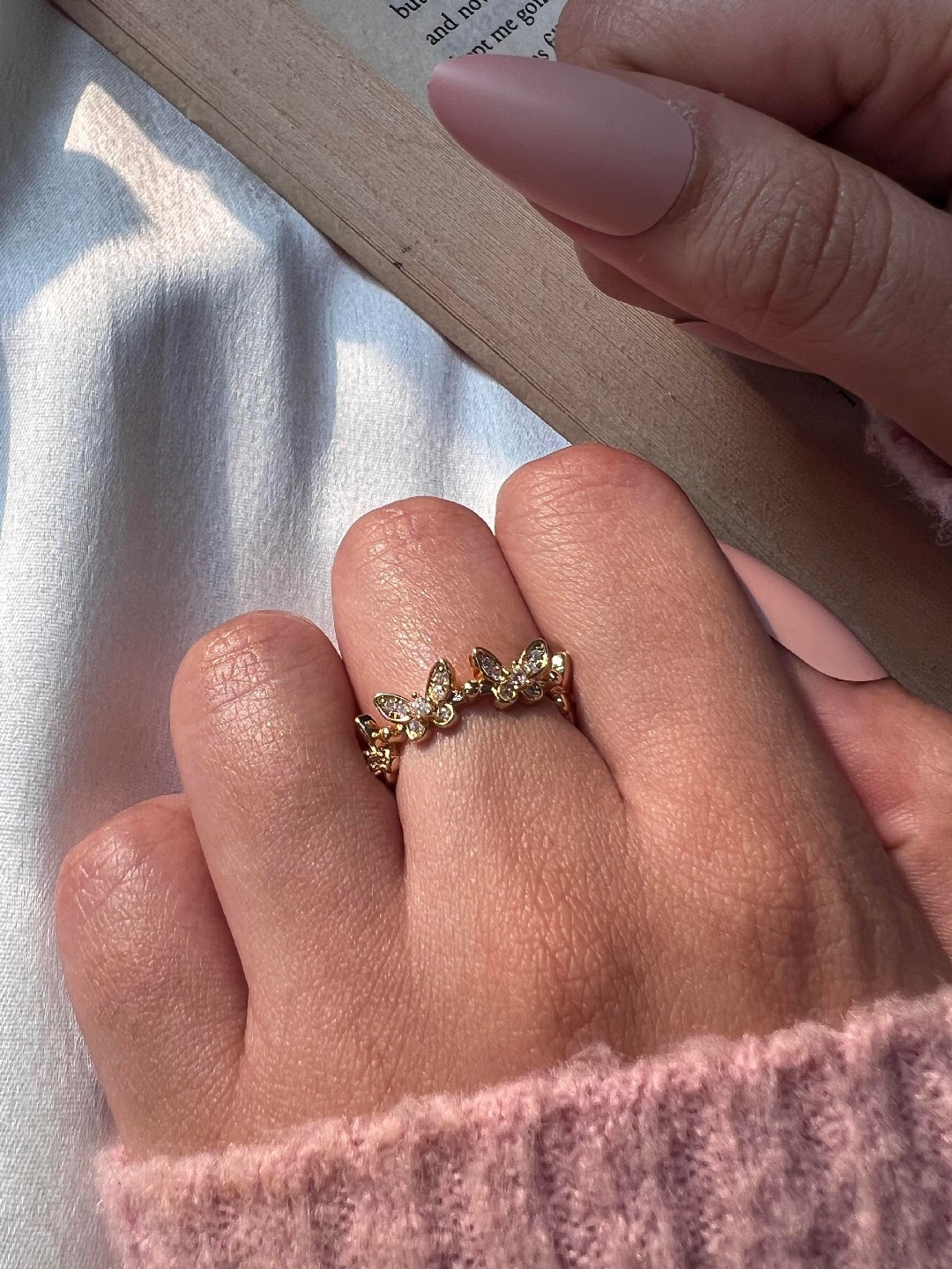 

ISHKAARA Gold-Plated Stone Studded Butterfly Kiss Finger Ring