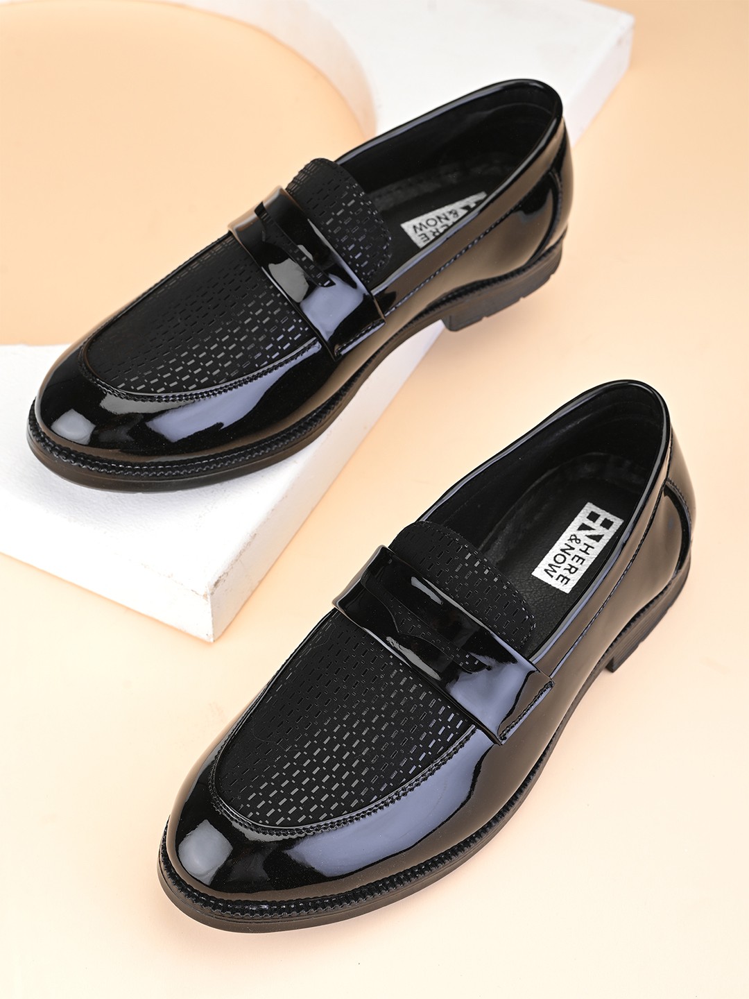 

HERE&NOW Men Textured Formal Loafers, Black