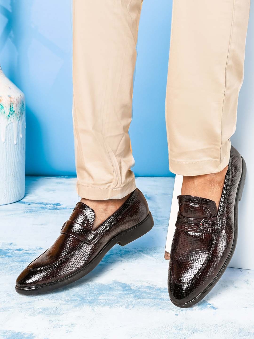 

HERE&NOW Men Textured Formal Loafers, Brown