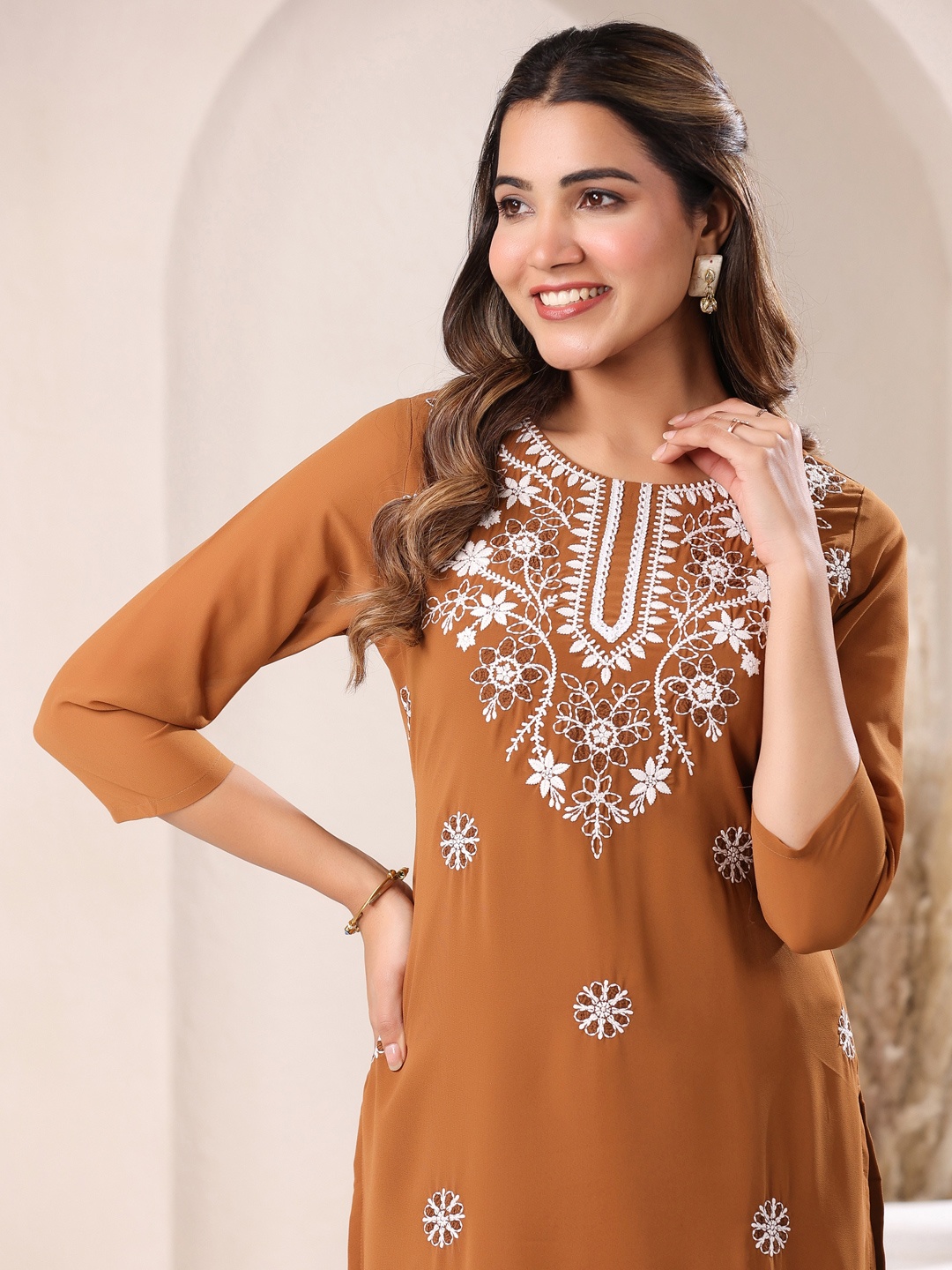 

Janasya Women Brown Georgette Embroidered Straight Kurta