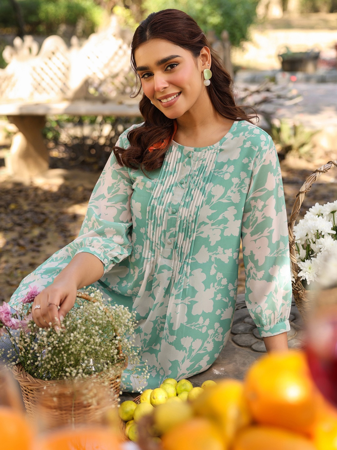 

Janasya Women's Green Georgette Floral Printed A-line Tunic