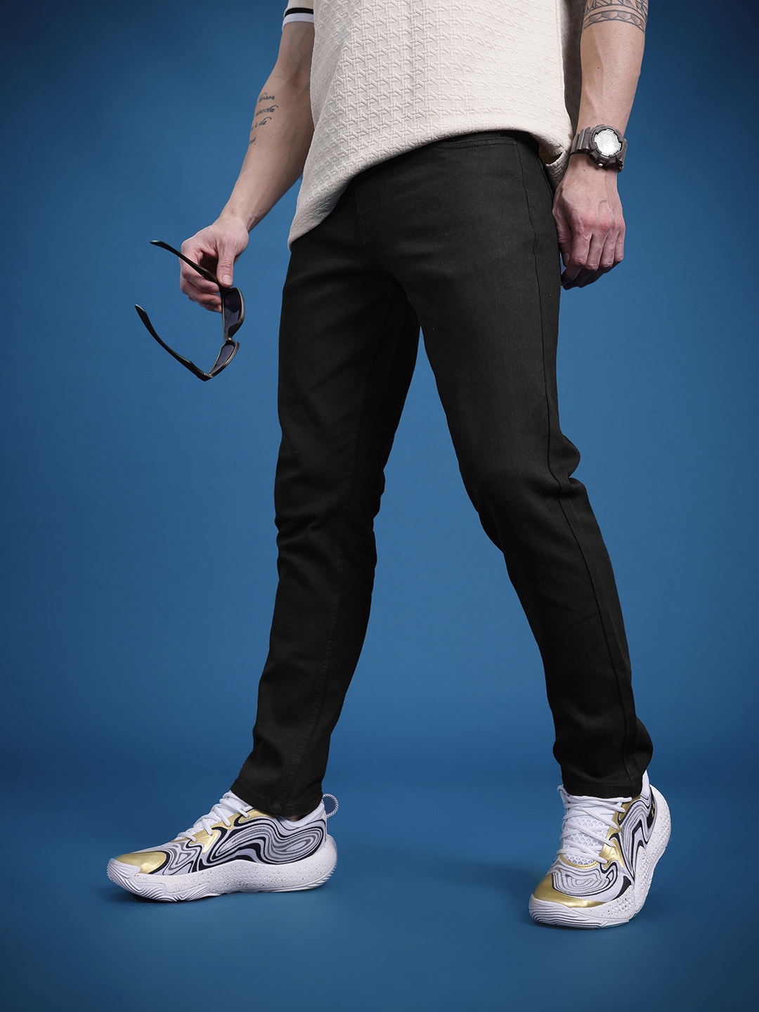 

The Roadster Life Co. Men Slim Fit Jeans, Black
