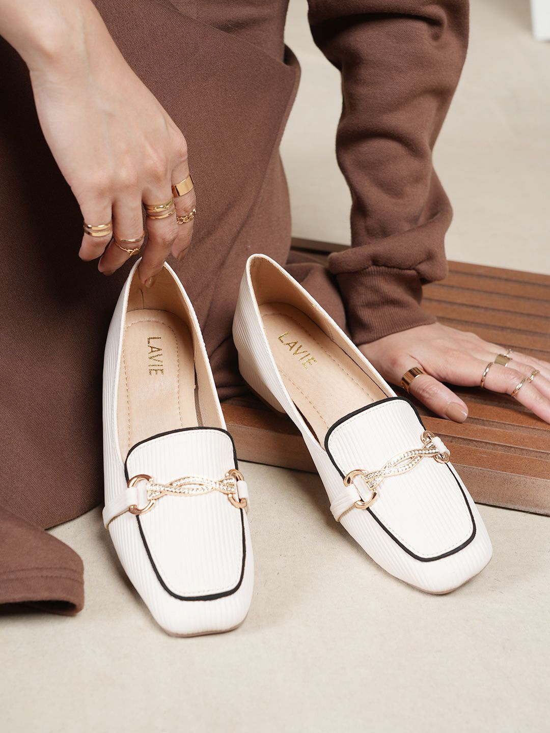 

Lavie Women Striped Ballerinas with Bows Flats, Cream