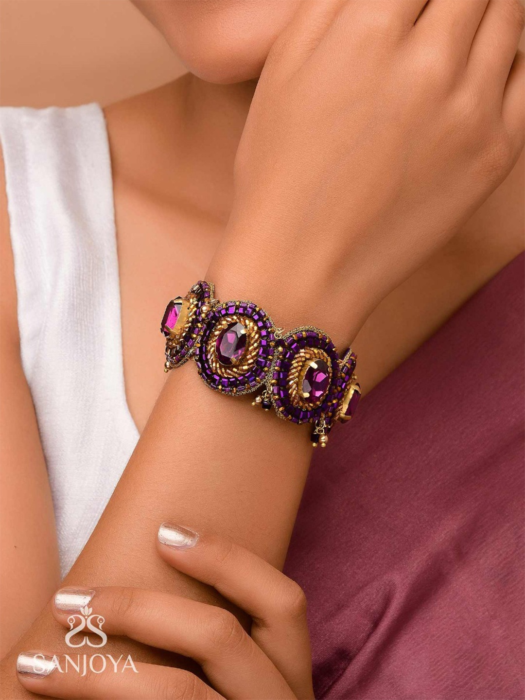 

EVERSTYLISH Sanjoya Stone, Beads And Cut Dana Embroidered Cuff Bracelet, Gold