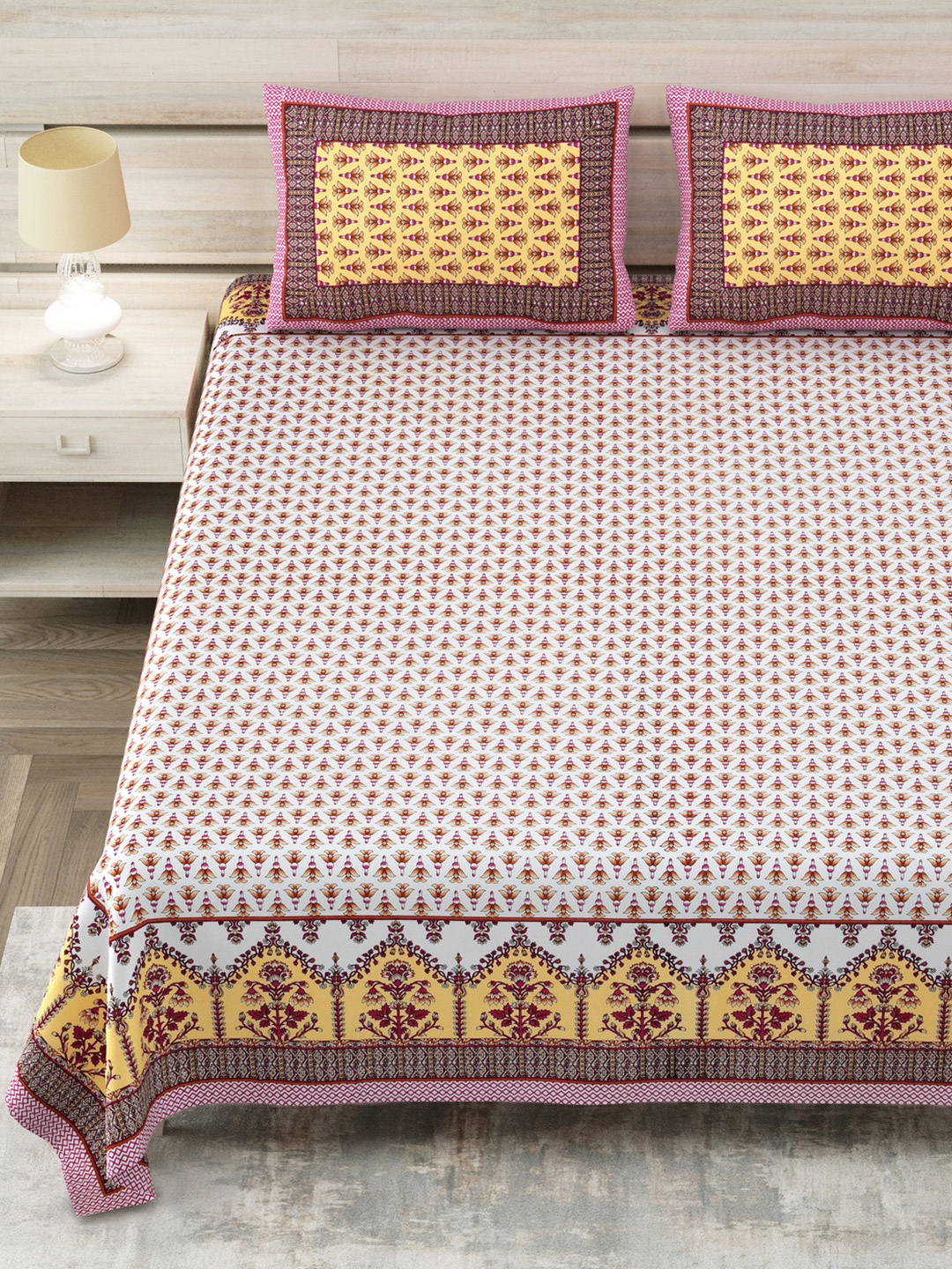 

Aapno Rajasthan Red Floral Printed Pure Cotton 144 TC King Bedsheet Set 2.74m x 2.74m