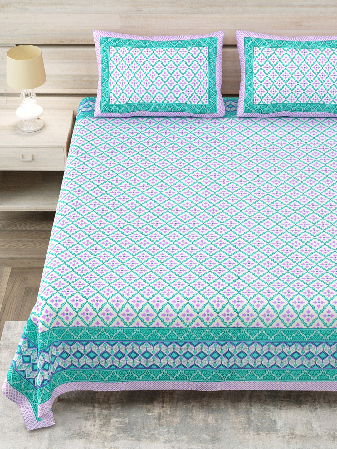 

Aapno Rajasthan Green Floral Printed Pure Cotton 144 TC King Bedsheet Set 2.74m x 2.74m, White