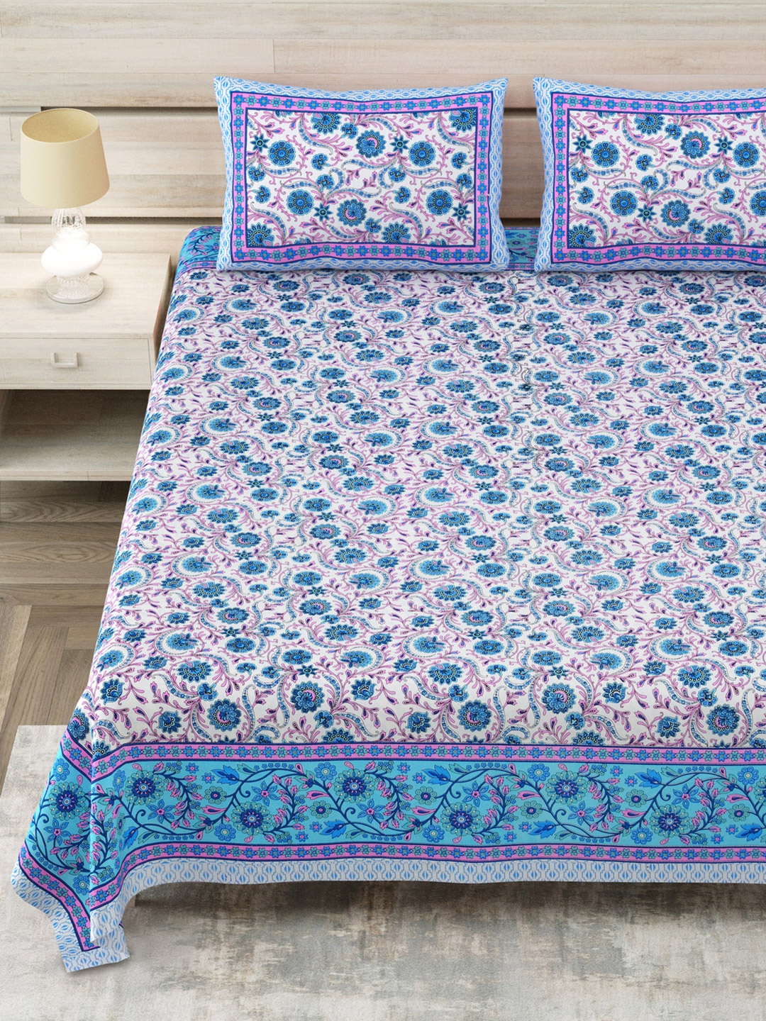 

Aapno Rajasthan White Floral Printed Pure Cotton 144 TC King Bedsheet Set 2.74m x 2.74m