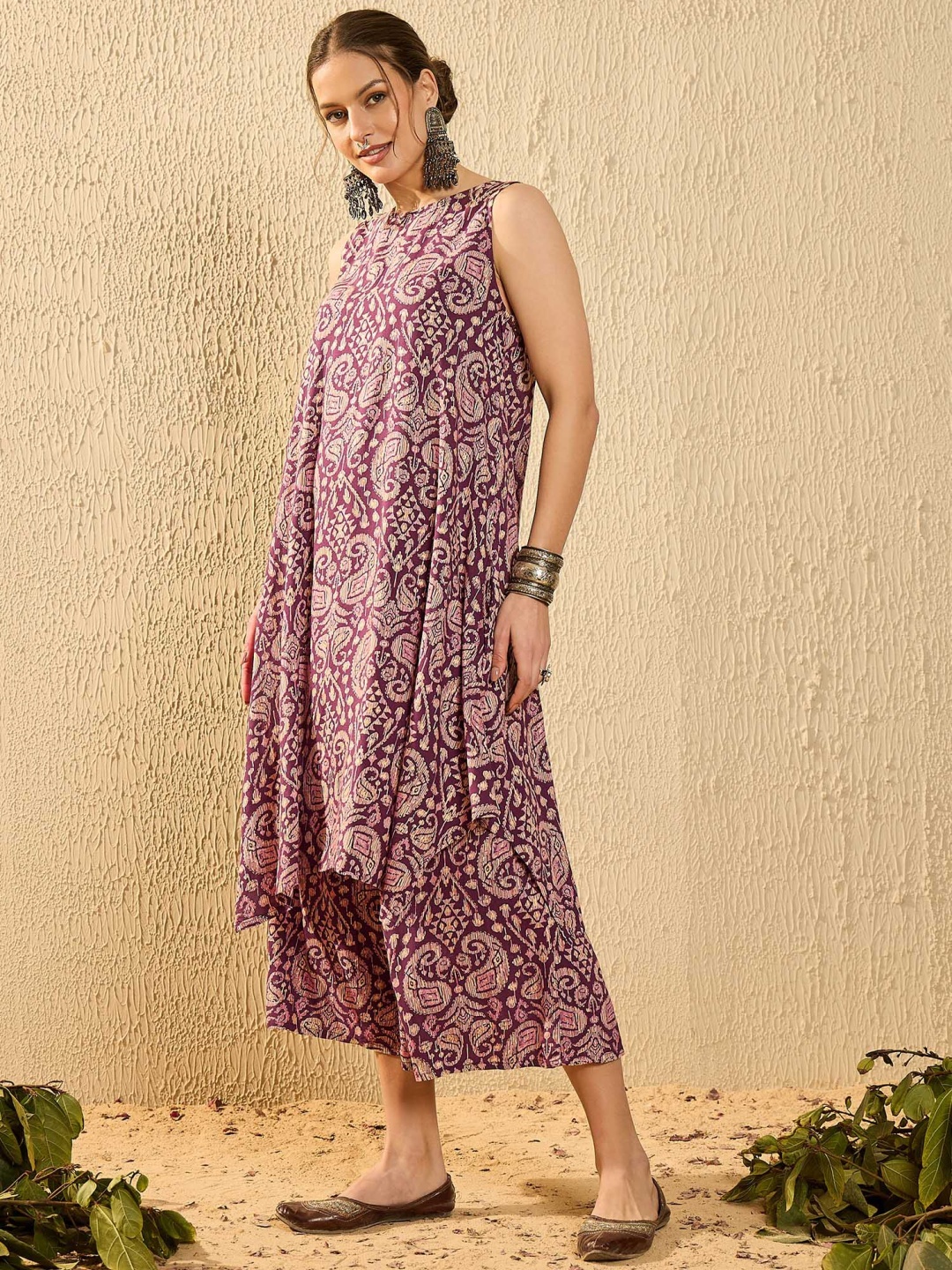 

InWeave Women Ethnic Motifs Printed Regular Kurta with Palazzos, Mauve