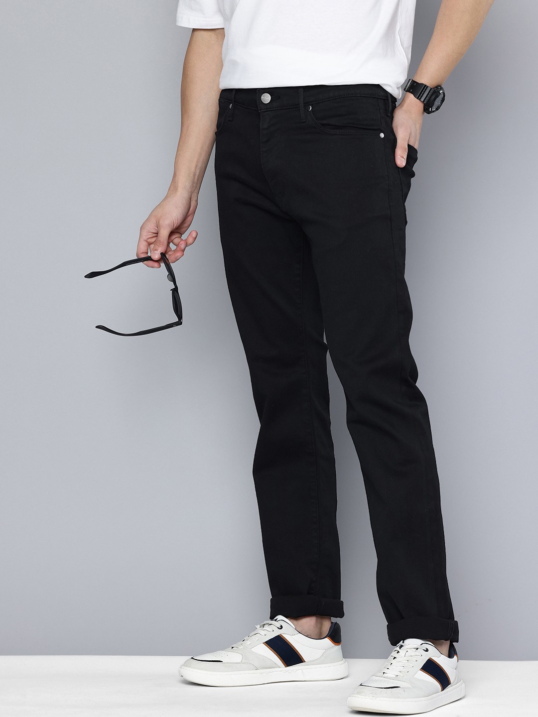 

Levis Men 513 Slim Straight Fit Stretchable Jeans, Black
