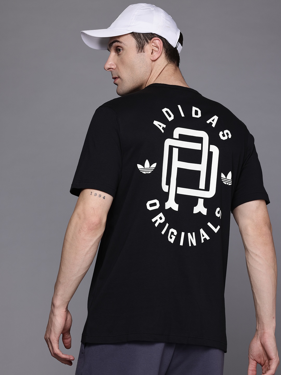 

ADIDAS Originals Men Printed Varsity Pure Cotton T-shirt, Black