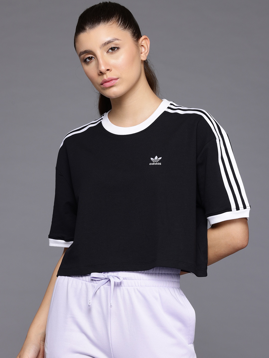 

ADIDAS Originals Striped Drop-Shoulder Sleeves Boxy Fit Crop T-shirt, Black
