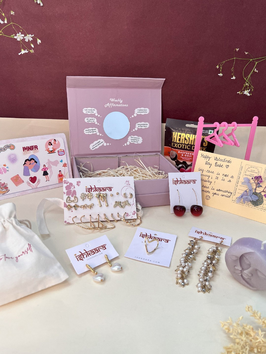

ISHKAARA Heart, Pearl, Floral Gifting Valentine Hamper For Her, Gold