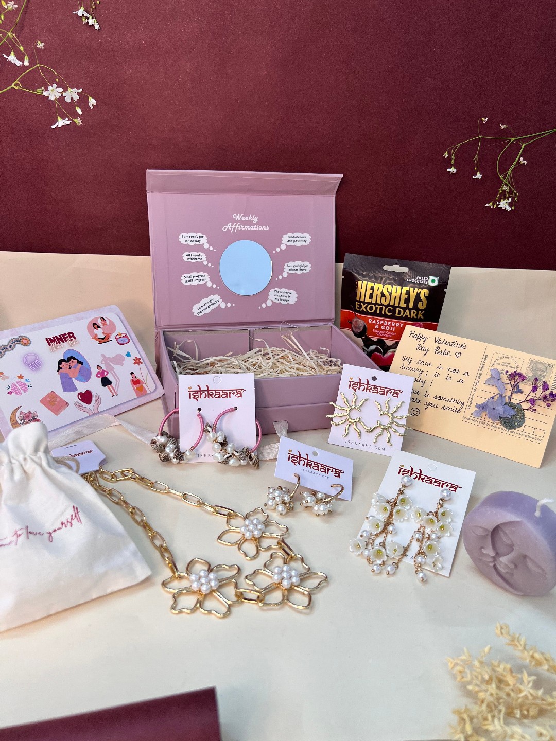 

ISHKAARA Pearl Floral, Shell Gifting Valentine Hamper For Her, Gold