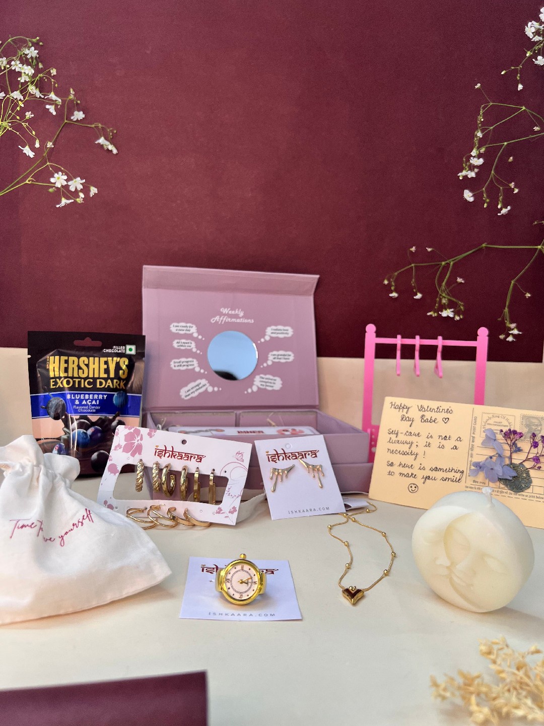 

ISHKAARA Heart Shaped Gifting Valentine Hamper For Her, Gold