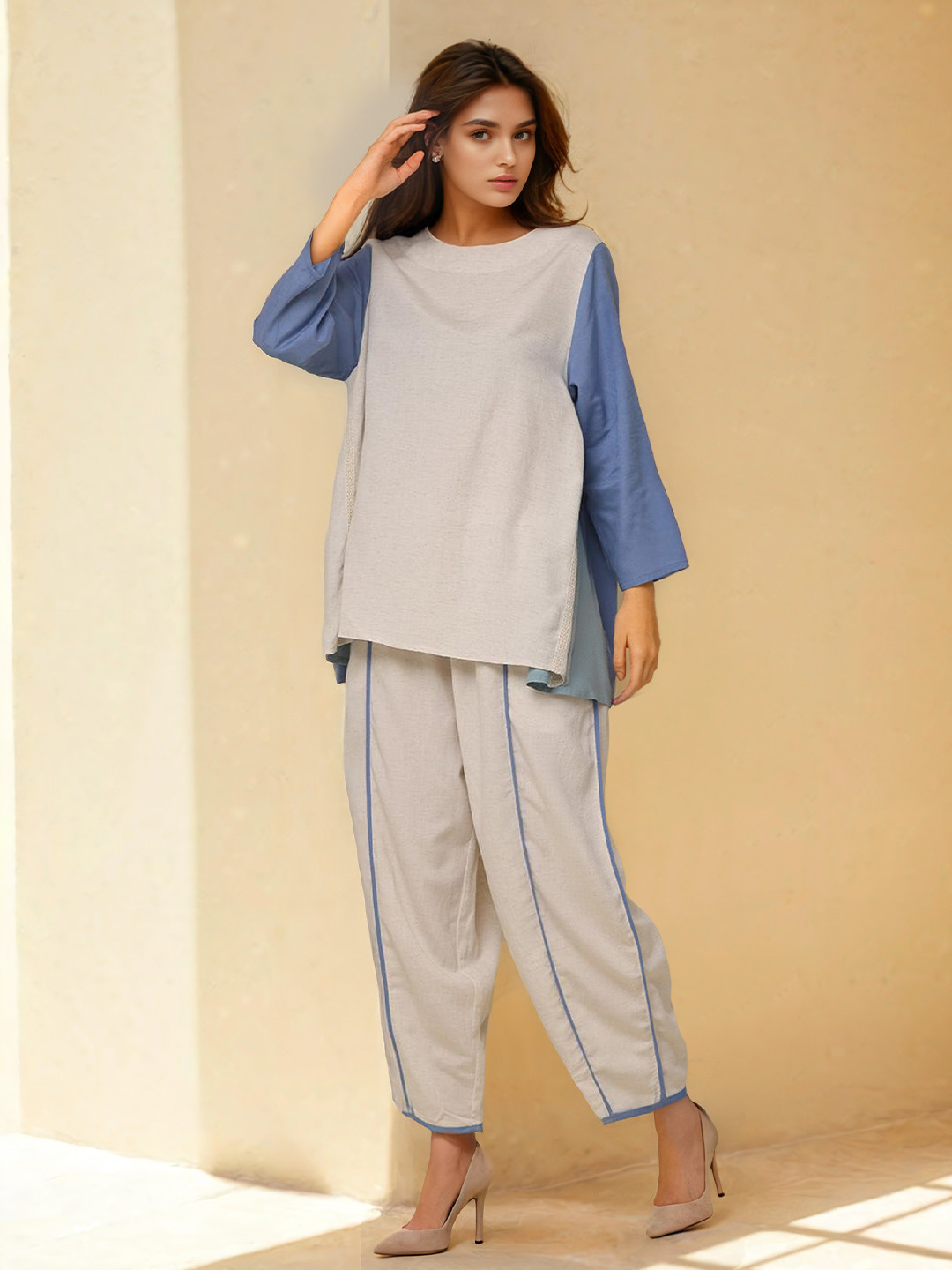 

Dora Dori Colourblocked Round Neck Linen Top with Trousers, Off white