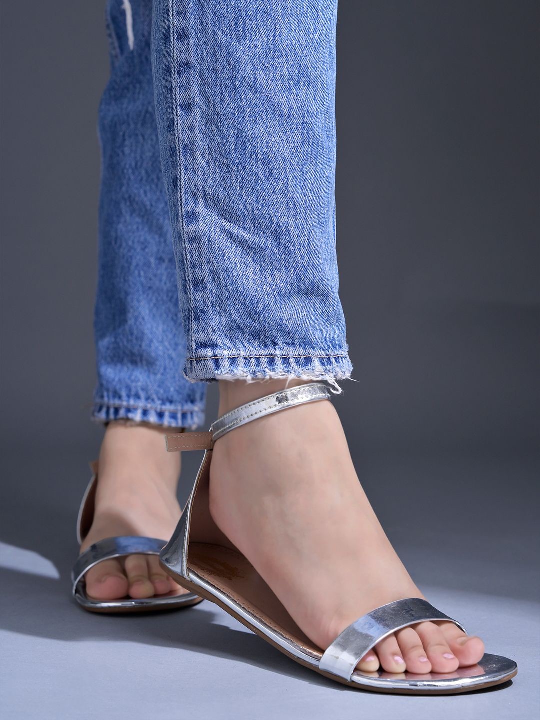 

Shoetopia Girls Buckle Open Toe Flats, Silver