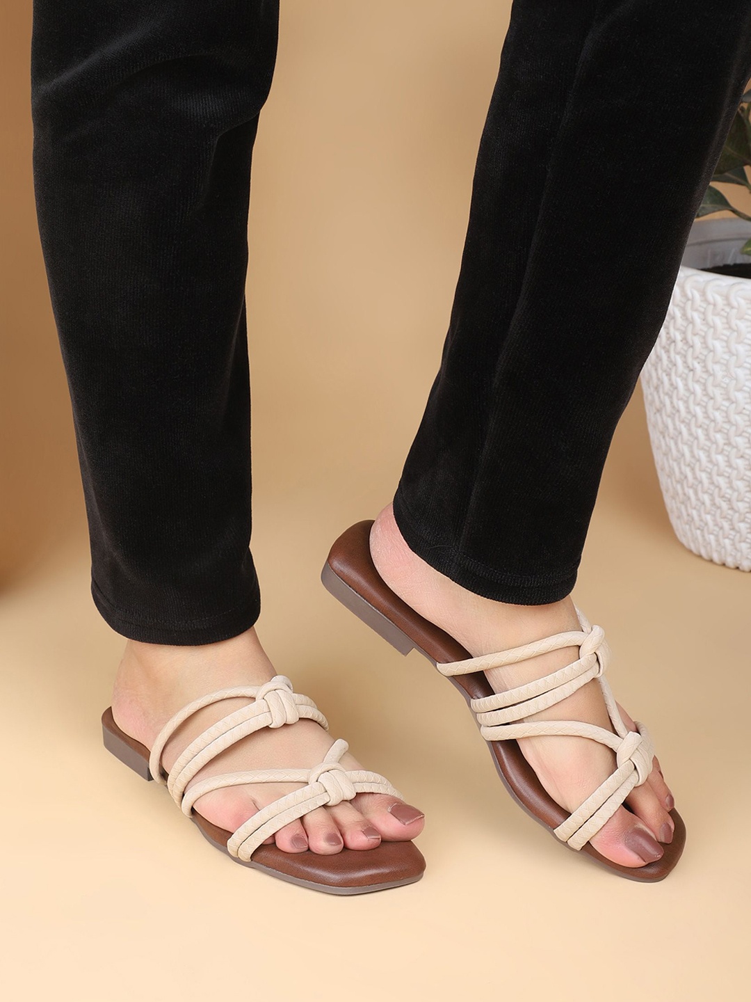 

DressBerry Women Open Toe Flats, Beige