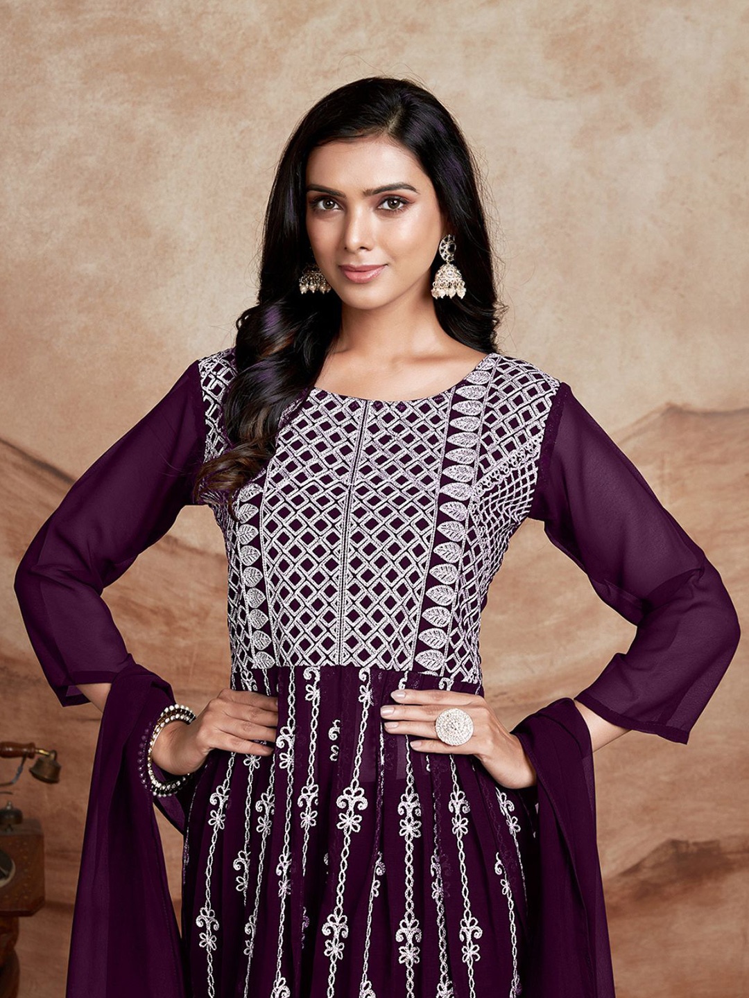 

DIVASTRI Paakhi Floral Embroidered Panelled Georgette A-Line Kurta With Trouser & Dupatta, Burgundy
