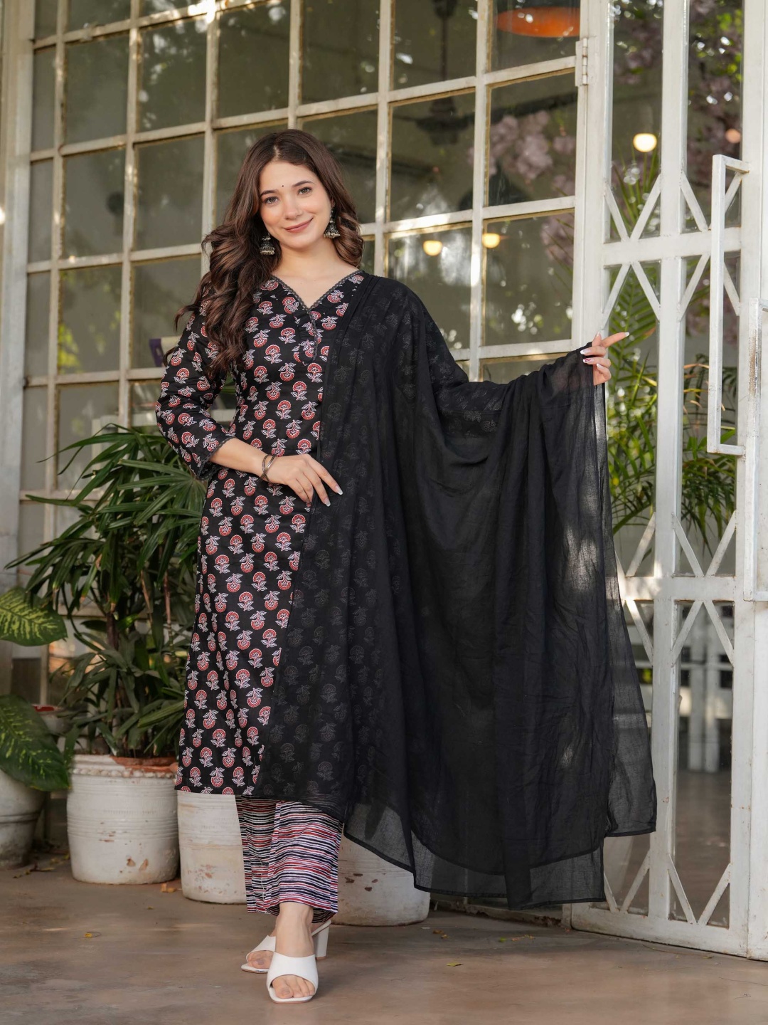 

Moda Rapido Floral Printed V-Neck Pure Cotton Straight Kurta With Trousers And Dupatta, Black