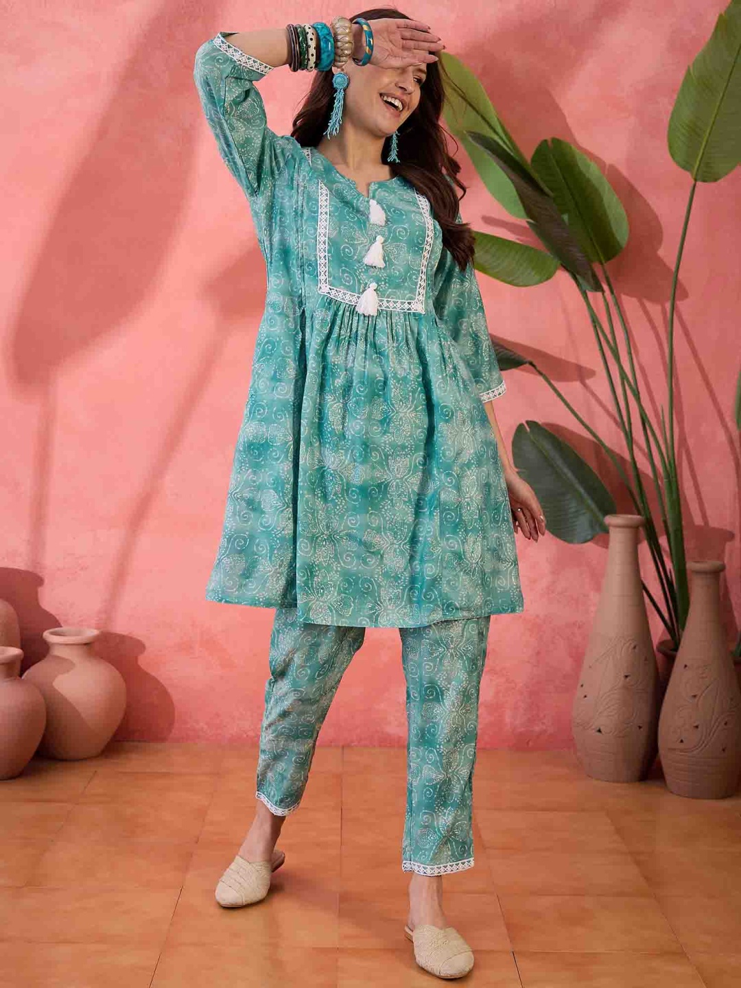 

Sangria Blue Floral Printed Notch-Neck Straight Tunic And Trouser