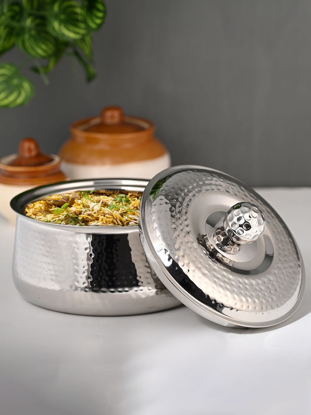 

FNS Genoa Silver-Toned Stainless Steel Double Wall Insulated Casserole With Lid 2200 ML