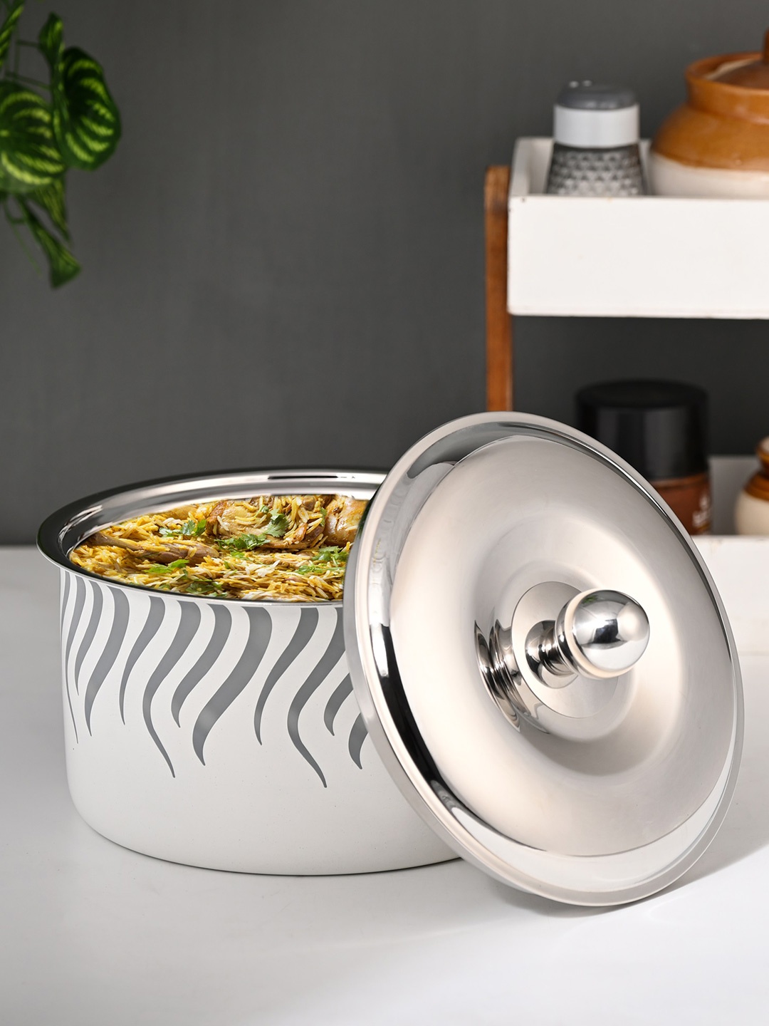 

FNS Flame Silver-Toned Stainless Steel Double Wall Insulated Casserole With Lid 850 ML