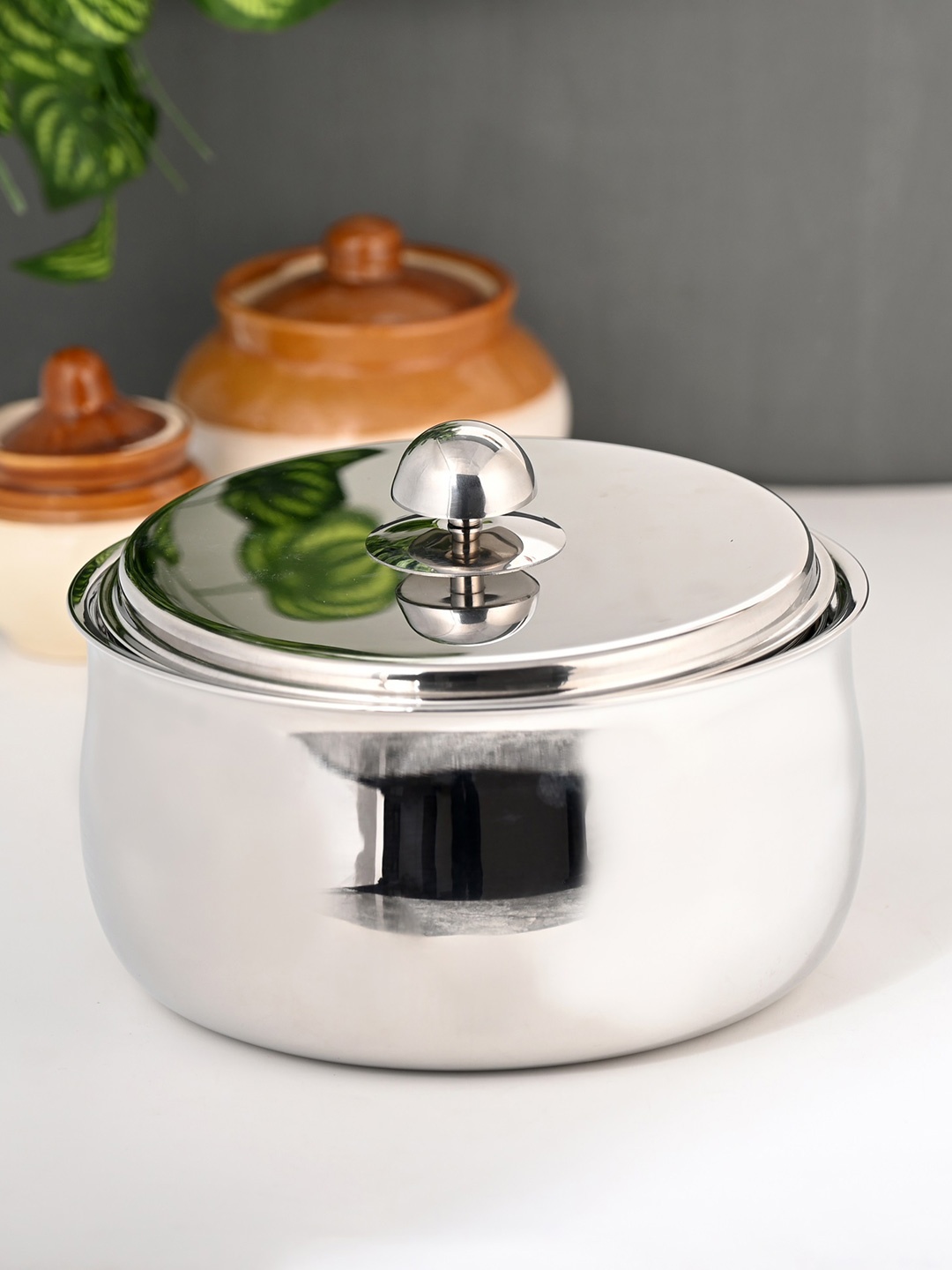 

FNS Ebro Silver-Toned Stainless Steel Double Wall Insulated Casserole With Lid 2000 ML