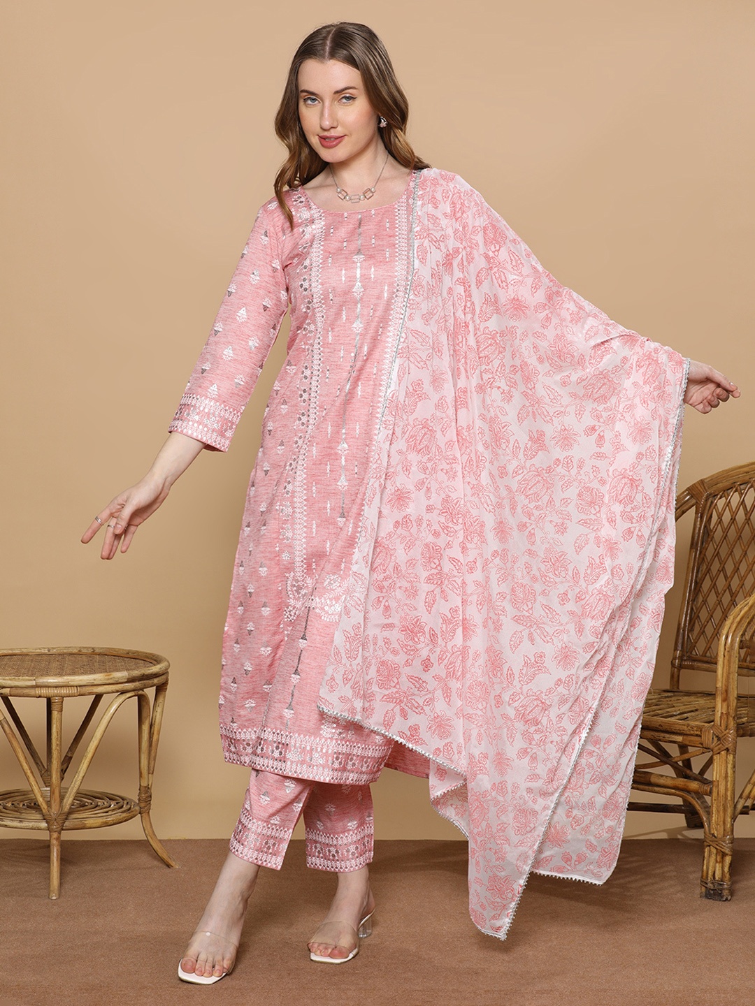 

DUMMY SHAPE Ethnic Motifs Printed Panelled Straight Kurta With Trouser And Dupatta, Pink