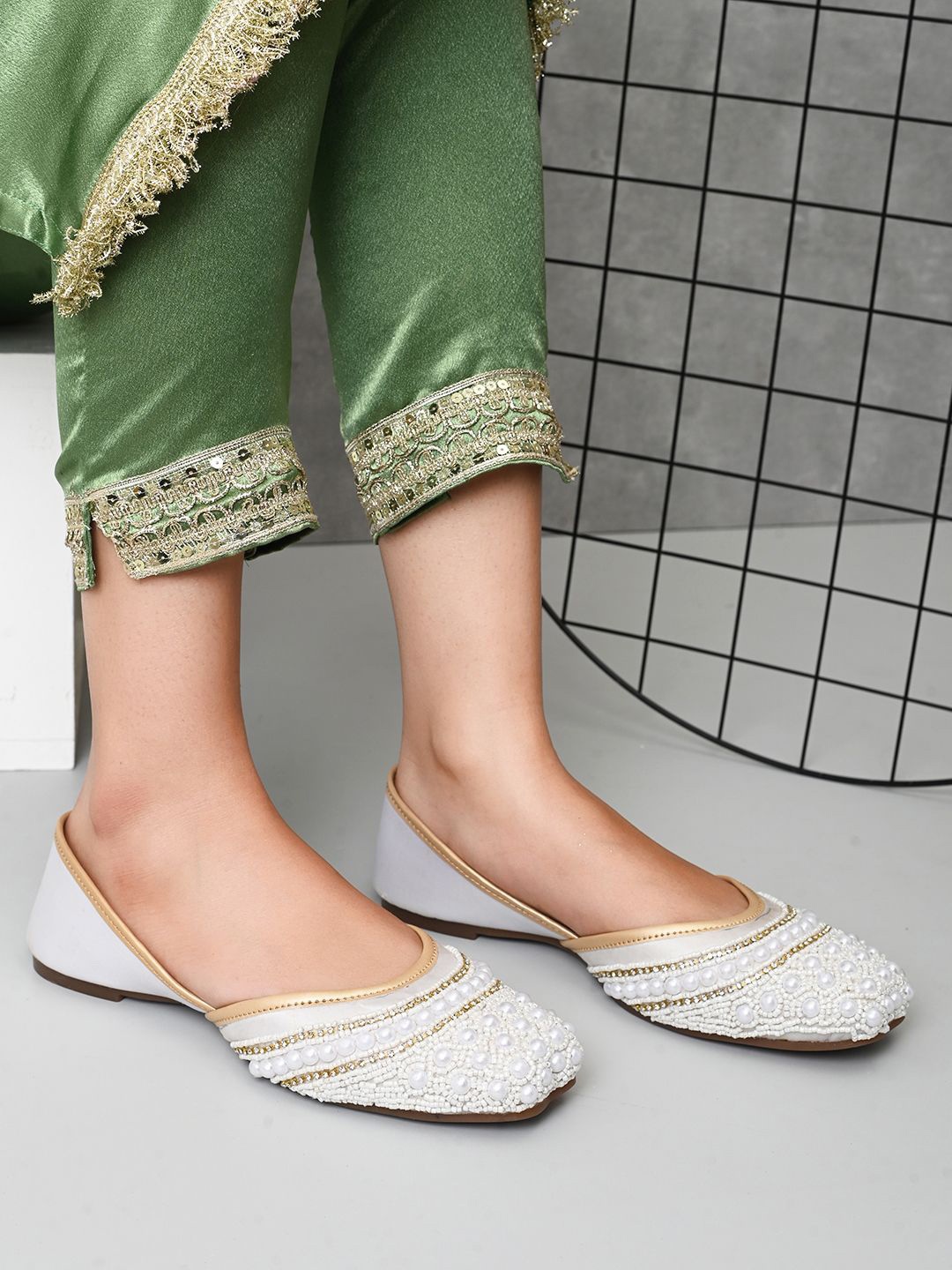 

XE Looks Women Ethnic Open Toe Flats with Embroidered, White