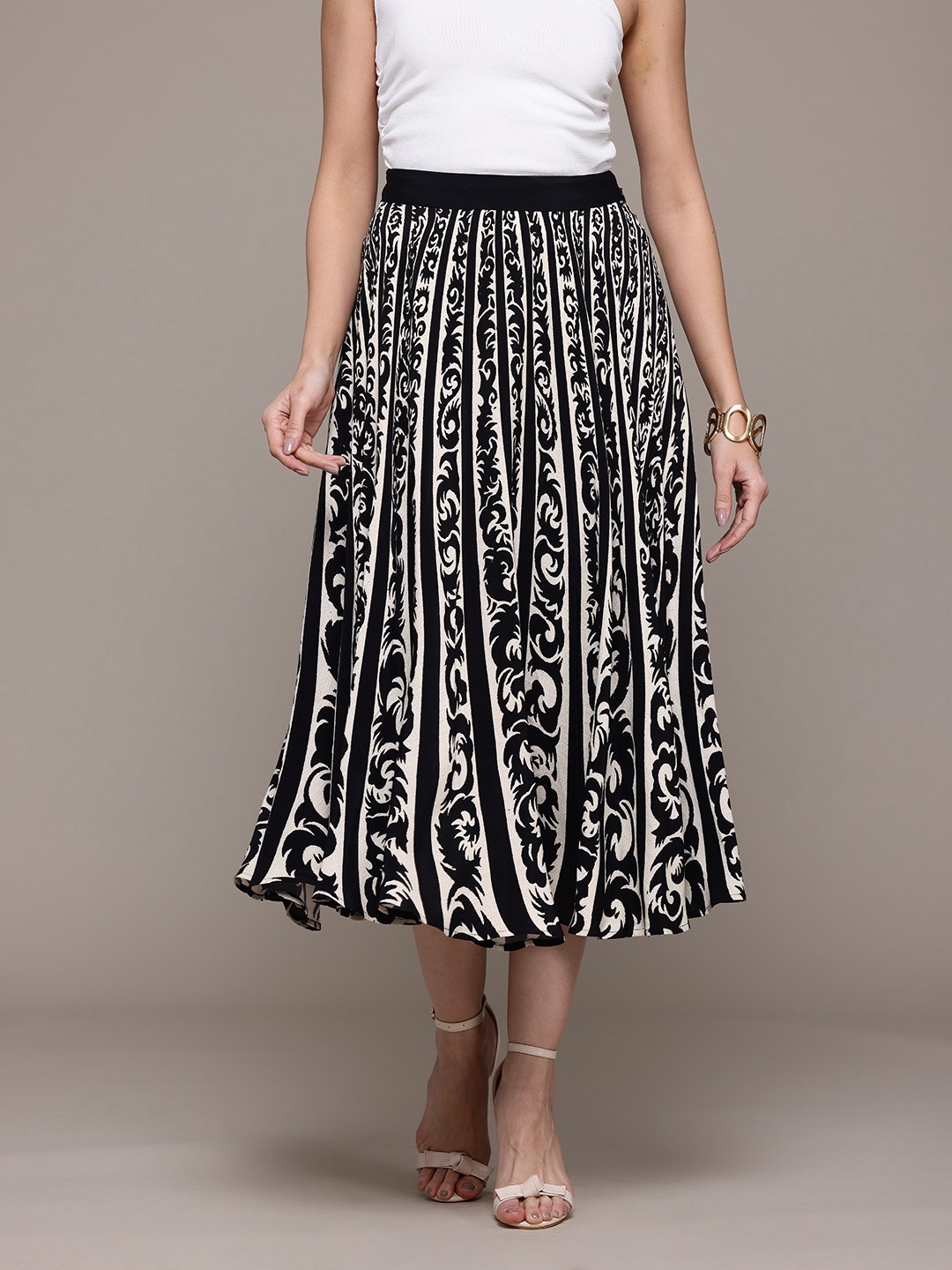 

Label Ritu Kumar Women Ethnic Motifs Printed Pleated Skirts, Black