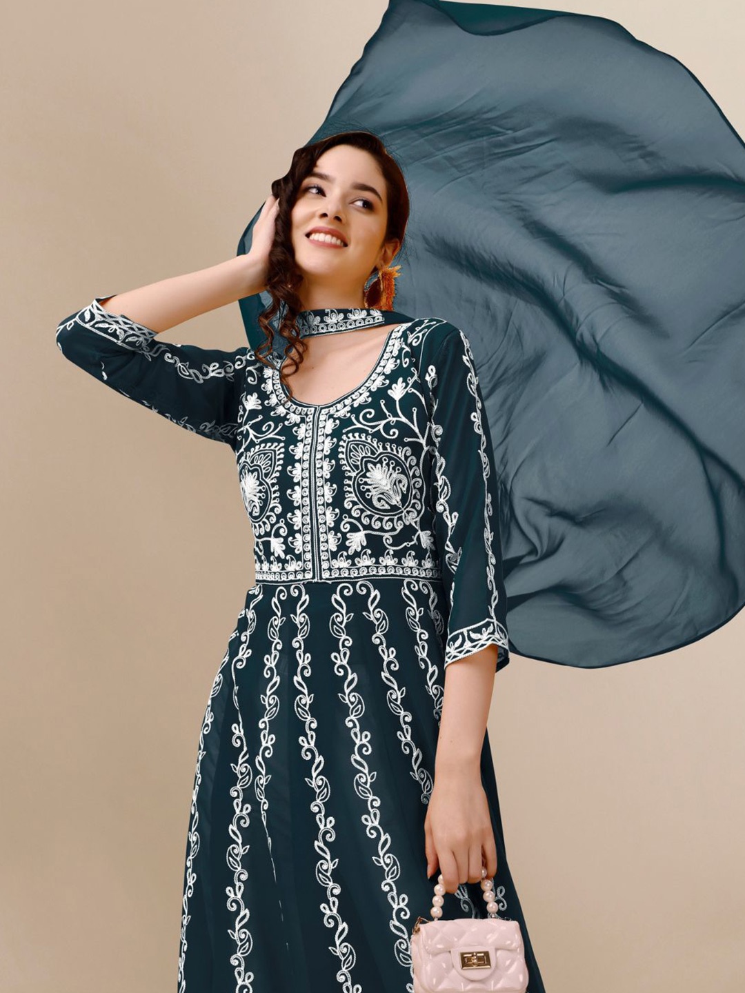 

DIVASTRI Ethnic Motifs Embroidered Round Shape Anarkali Kurta, Teal