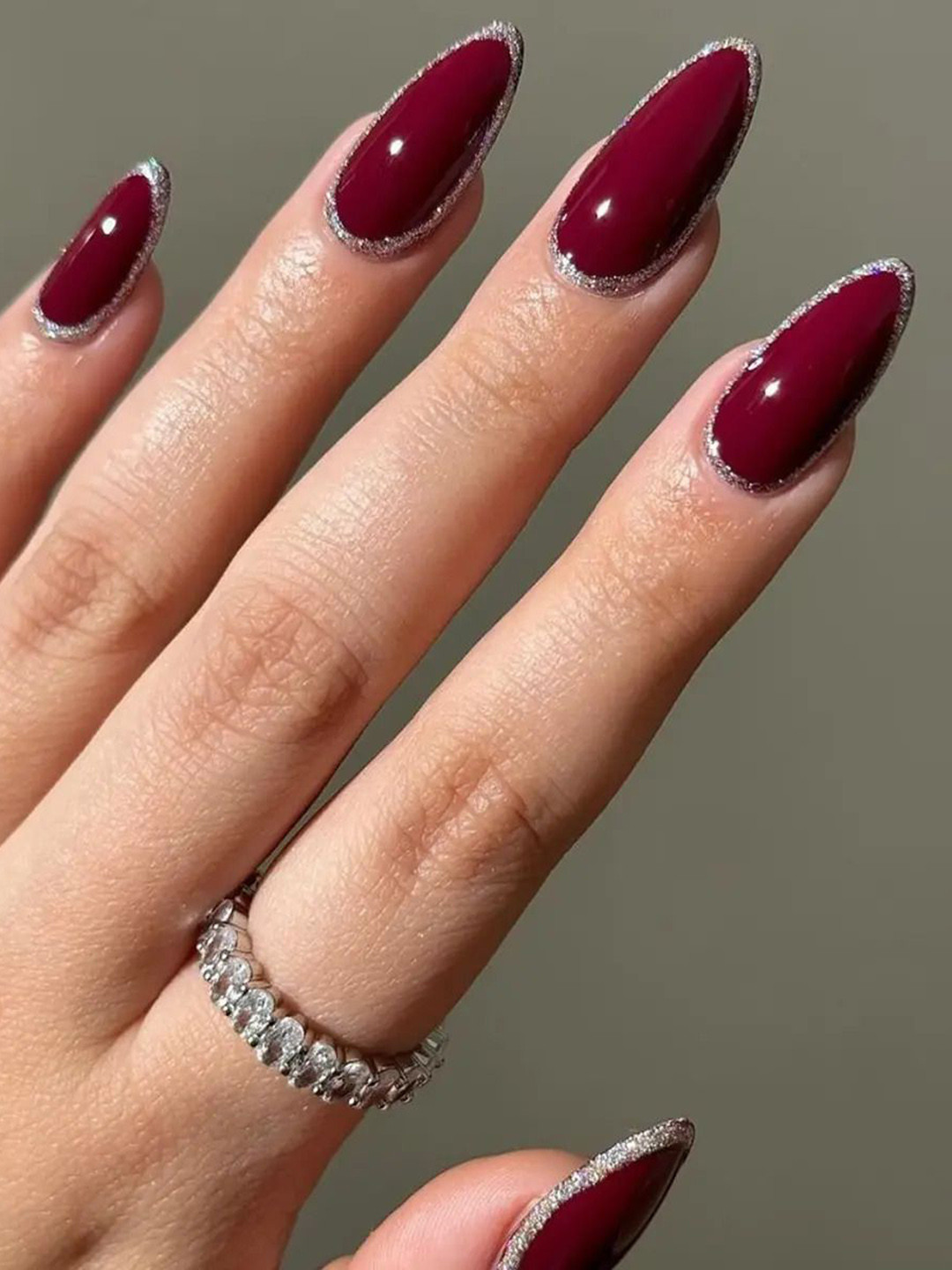 

The Pink Truck Set Of 24 Artificial Reusable Nails With Silver Outline Design With Glue, Maroon