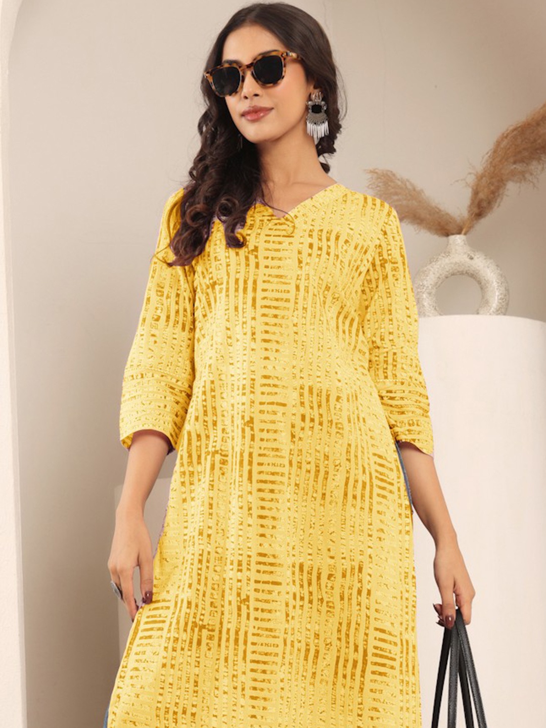 

Varanga Geometric Printed V-Neck Cotton Straight Kurta, Yellow