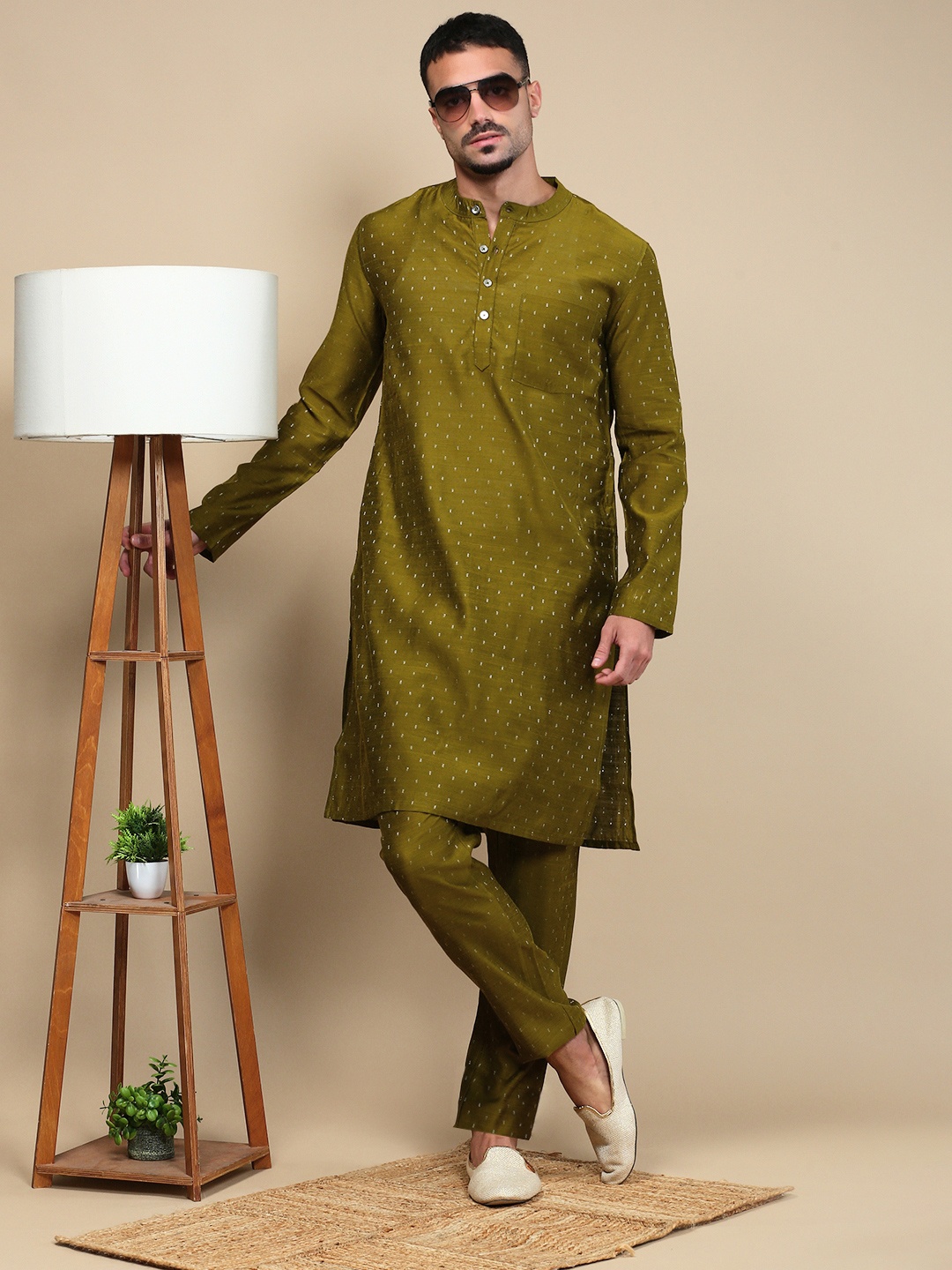 

WHITE HEART Ethnic Motifs Jacquard Mandarin Collar Straight Kurta, Green