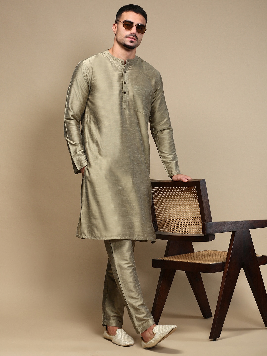 

WHITE HEART Band Collar Straight Kurta, Gold